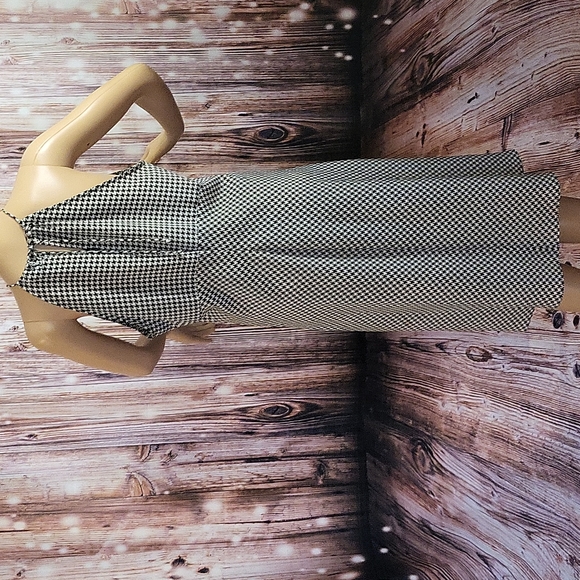 NWOT New York & Company Women's Black and white Halter Maxi Dress Size 16 - Picture 8 of 11